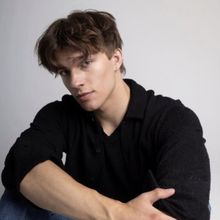 Alex Sampson Releases New Single 'Pretty Baby'