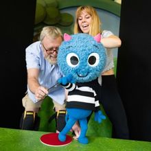 Video/Photos: Full Cast Set and First Look at UK Tour of THERE'S A MONSTER IN MY SHOW