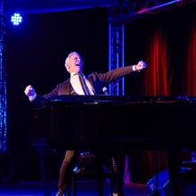 Review: THE OLD RAZZLE DAZZLE: AN EVENING OF LIES, LYING, AND LIARS – ADELAIDE CABA