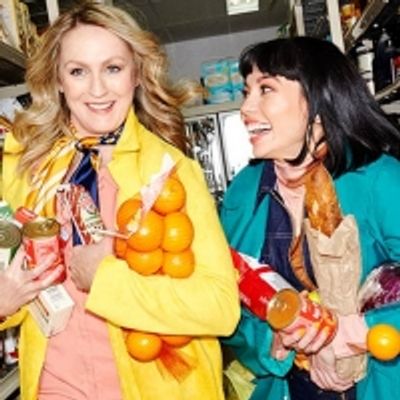 BWW REVIEW: The 21st Century Update Of 70's Italian Farce NO PAY? NO WAY! Reinforces That Corporate Greed Continues over 40 years later.