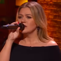Video: Watch Kelly Clarkson Sing 'I Get a Kick Out of You' From ANYTHING GOES Video