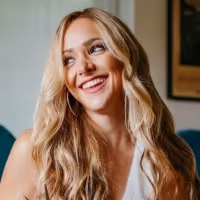 VIDEO: Amanda Cooksey Releases Music Video for 'Wish You Were Here'
