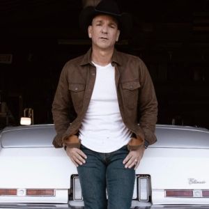 Craig Campbell To Debut New Song 'Stick To Our Guns' on Saturday
