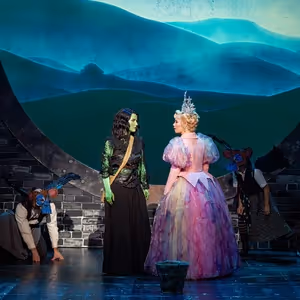 Photos: First Look at the Non-Replica Production of WICKED in Austria