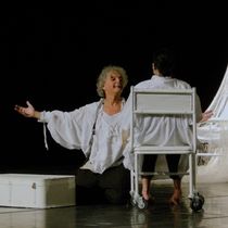 Crítica: ÍCARO at Teatro De La Ciudad Esperanza Iris