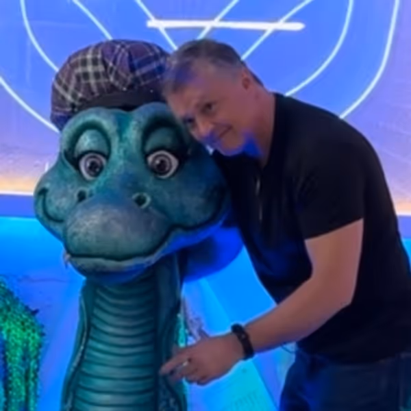 Video: Edwin McCain Unmasked as 'Nessy' on THE MASKED SINGER Photo