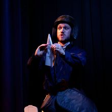 DEVON LOVES ME! Will Return to Edinburgh Fringe With TIME TRAVEL POSTMAN