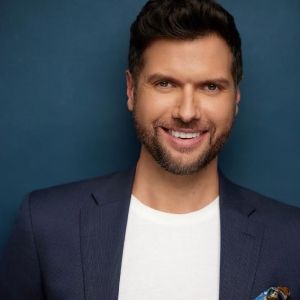 Mauricio Martinez to Release Autobiography and Musical Companion Album