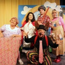 LITTLE RED RIDING HOOD in Spanish and English Comes to Theatre West