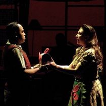 CRÍTICA: ODIO QUE LOS ABRAZOS NO DUREN MÁS DE CUATRO HORAS at Teatro Del Bosque Julio Castillo