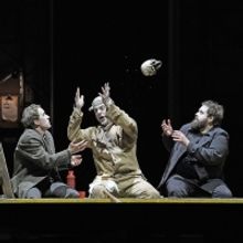 BWW Review: New HAMLET Makes Its Mark at the Met with Stellar Cast, Impressive Produc