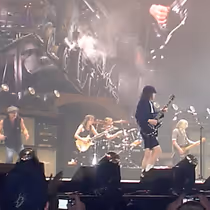Feature: AC/DC BRINGS EXCLUSIVE PWR/UP POP-UP FAN EXPERIENCE