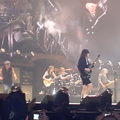 Feature: AC/DC BRINGS EXCLUSIVE PWR/UP POP-UP FAN EXPERIENCE