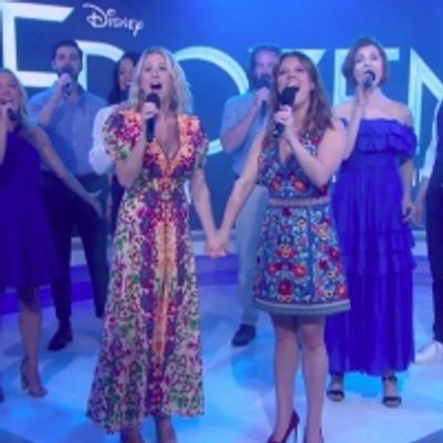 VIDEO: Caissie Levy and Patti Murin Perform FROZEN Finale 'Let It Go' on TODAY