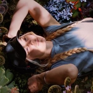 Laura Misch Shares New Single 'Hide To Seek'