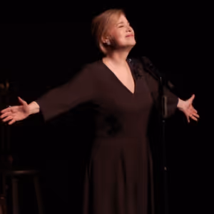 Award Winning Vocalist Celia Berk Releases Holiday EP