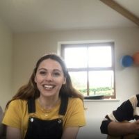 Living Room Concerts: Phoebe Fildes Sings Jonathan Reid Gealt's 'Quiet' Video