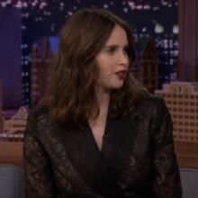 VIDEO: Felicity Jones Talks Insulting Eddie Redmayne on THE TONIGHT SHOW WITH JIMMY F
