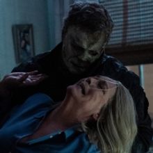VIDEO: Jamie Lee Curtis Stars in HALLOWEEN ENDS Trailer