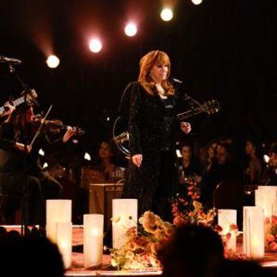 Reba McEntire Releases TOURIST EP, Spotlighting Songs by Brandy Clark