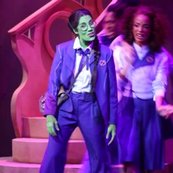 Video: First Look At Non-Replica Revival of WICKED in Brazil - Brazil Theater Video