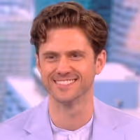 Video: Aaron Tveit Talks Returning to MOULIN ROUGE! & SCHMIGADOON! on THE VIEW Video
