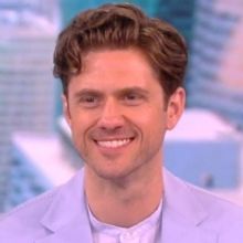 Video: Aaron Tveit Talks Returning to MOULIN ROUGE! & SCHMIGADOON! on THE VIEW