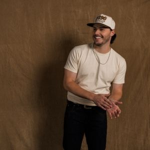 Josh Ross Releases New Song 'Leave Me Too'