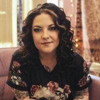 CMT To Present Ashley McBryde With 'Breakout Artist of the Year' Award