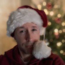 Crossroads Comedy Theater Returns This December With Special Holiday Programming, Per