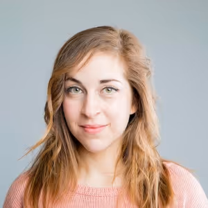 Irina Arenas: A Spanish Solo Artist Redefining Queer Theater, Micro-Musicals, and Political Performance on Both Sides of the Atlantic