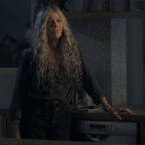 Video: Rita Wilson Guest Stars in THE LAST THING HE TOLD ME Sneak Peek Clip