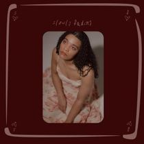 Ren Genevieve Releases New Single "SLOWLY FADING"