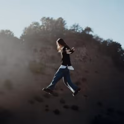 Photos: Julia Gartha Releases New EP CALIFORNIA'S KILLING ME