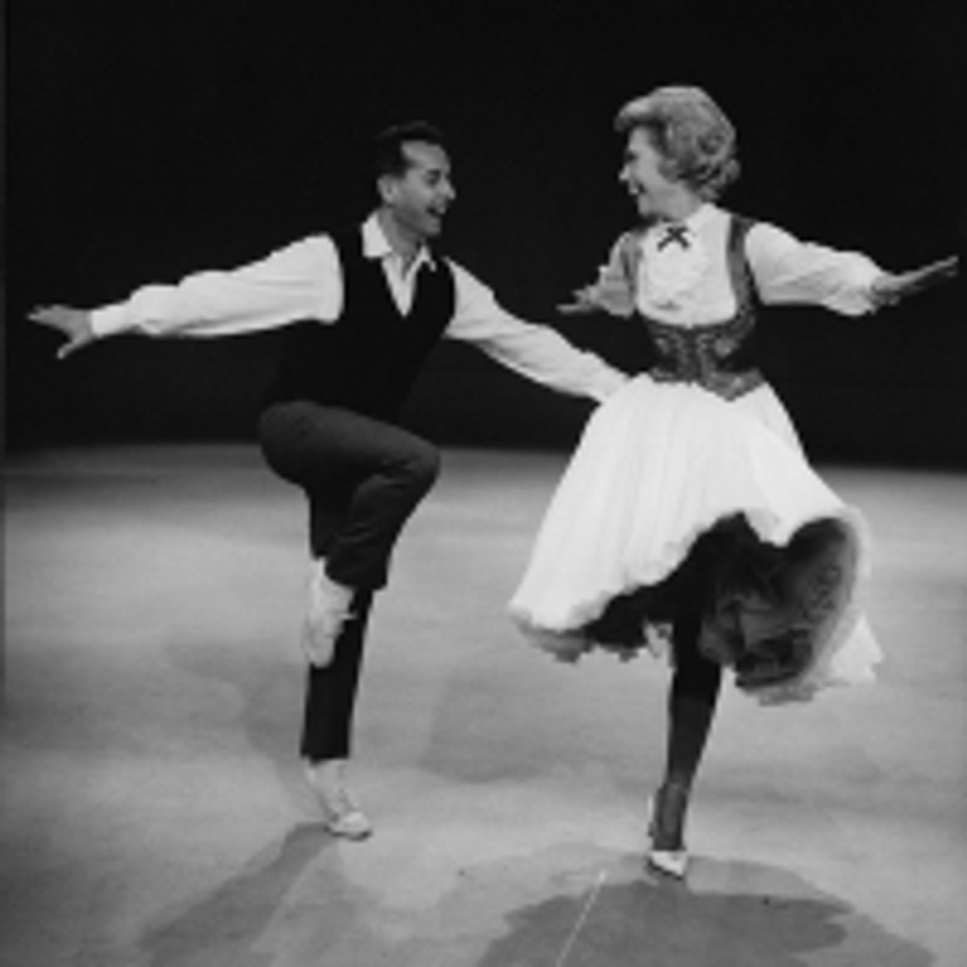 Wake Up With BWW 8/11: HAMILTON Cast Members Will Reunite For HAM4CHANGE, and More!  Image