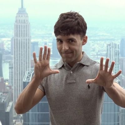 Video: EL MAGO POP's Antonio Díaz is Getting Ready for a Magical Broadway Debut