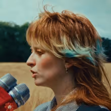 Video: Orla Gartland Premieres Visual for 'Kiss Ur Face Forever'