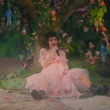 VIDEO: Halsey Shares 'Darling' Live Performance Video