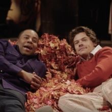 VIDEO: Harry Styles and Kenan Thompson Enjoy the Magic of Fall in New SATURDAY NIGHT 