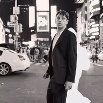 ALEX EDELMAN: WHAT ARE YOU GOING TO DO is Coming to Steppenwolf