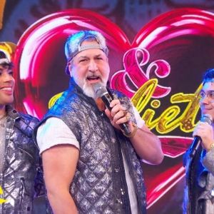Watch Joey Fatone & the Cast of & JULIET Perform a NSYNC-Backstreet Boys Mashup on…