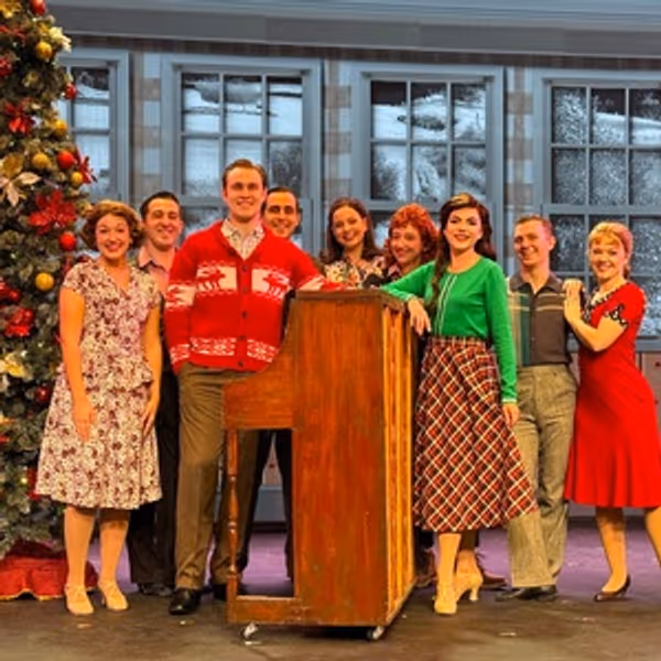 Interview: Connor Raposa And Fiona Mowbray of HOLIDAY INN at Dutch Apple Dinner Theat Photo