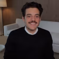 VIDEO: Rami Malek Talks About Meeting Robin Williams on THE TONIGHT SHOW Video