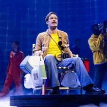 Review: 42 BALLOONS at Chicago Shakespeare Theater