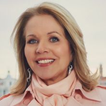 Renée Fleming's 'Cities That Sing' Concert Films From Venice & France to Screen in I