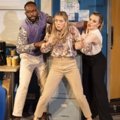 Review: WINDFALL, Southwark Playhouse