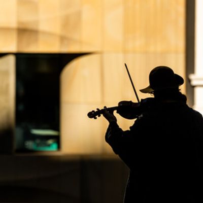 Video: Ben Adler Performs on Roof Ahead of FIDDLER ON THE ROOF Sydney Premiere