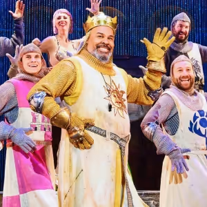 Wake Up With BWW 8/3: SPAMALOT to Return to Broadway, THE WIZ Casting, and More!