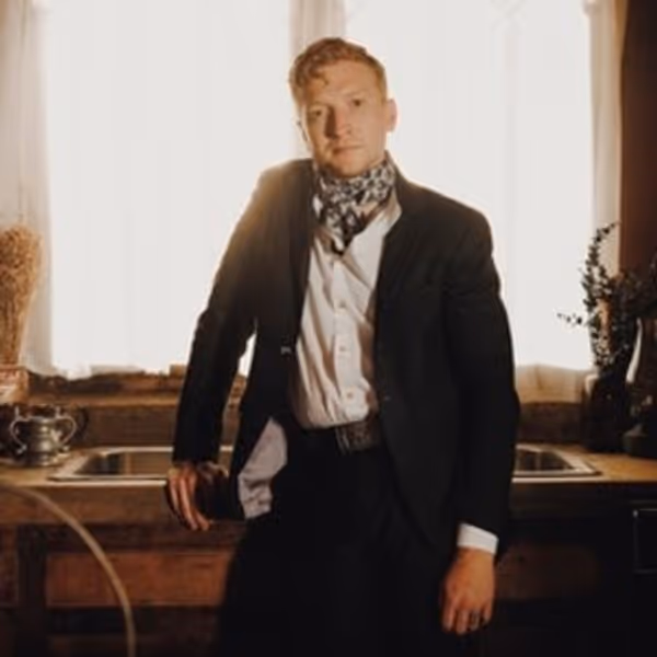 Tyler Childers Confirms 2026 'Snipe Hunt' Tour with Stops in Chicago, Dallas, & More Photo