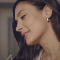 VIDEO: Olivia Moore Sings 'Hopelessly Devoted To You' From GREASE